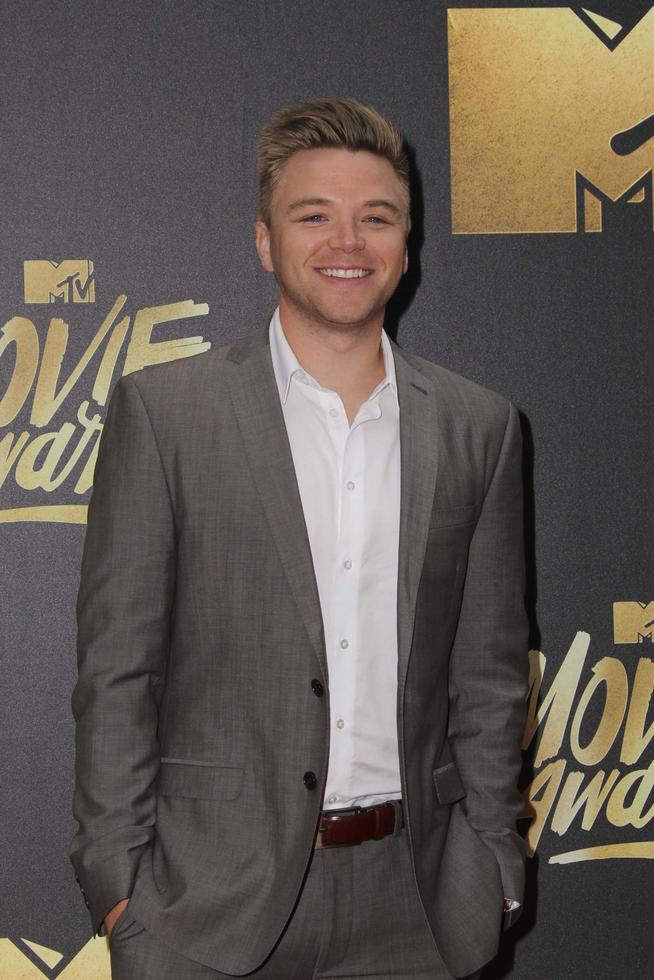 Brett Davern Net Worth, Wife, Wiki, Age, Height, Parents, Movies and Career Brett Davern landed the lead position in his first movie as William in Beautiful Ohio, starring alongside William Hurt, Rita Wilson, and Julianna Margulies.
