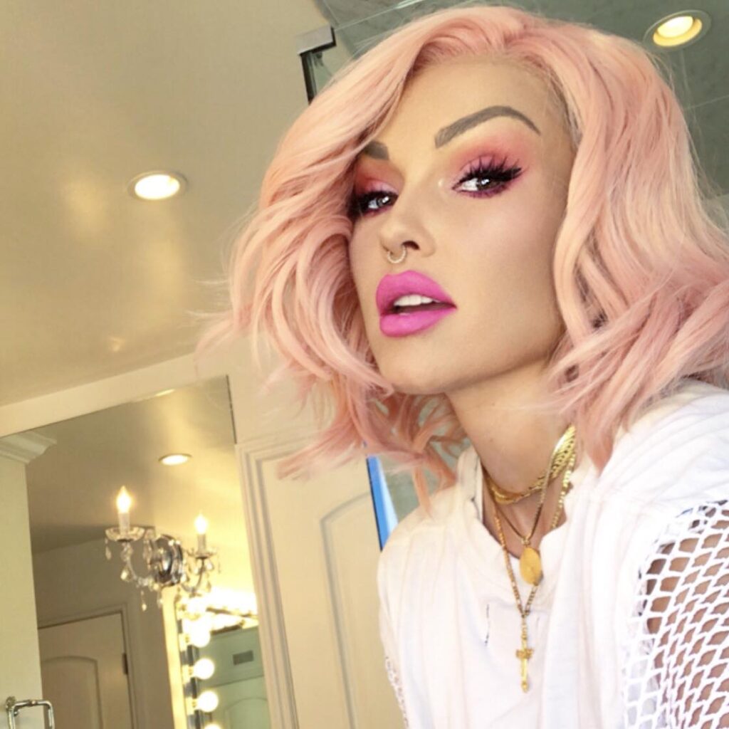 Kandee Johnson Net Worth, Husband, Wiki, Age, Height, Parents, Make-Up and Career Kandee Johnson is a multi-talented make-up artist who has made a identify for herself in the splendor industry.