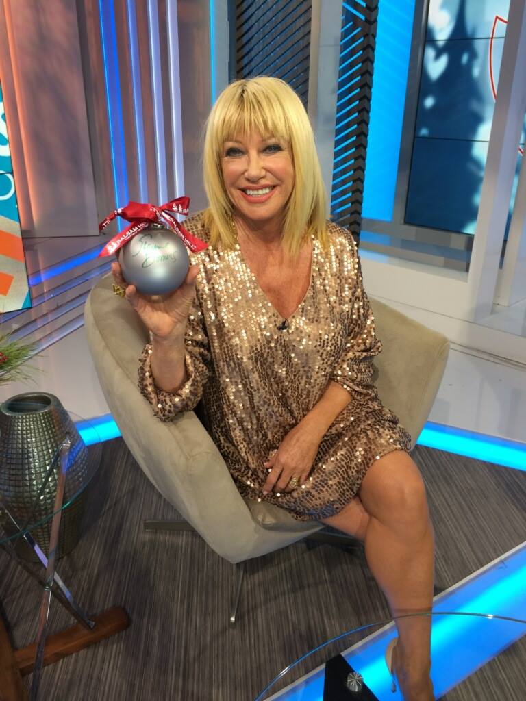 Suzanne Somers Net Worth, Husband, Wiki, Age, Height, Parents, Movies and Career Suzanne Somers height is 5 feet 5 inches (1.66 m) and weight is 63 kilograms (138 lbs).