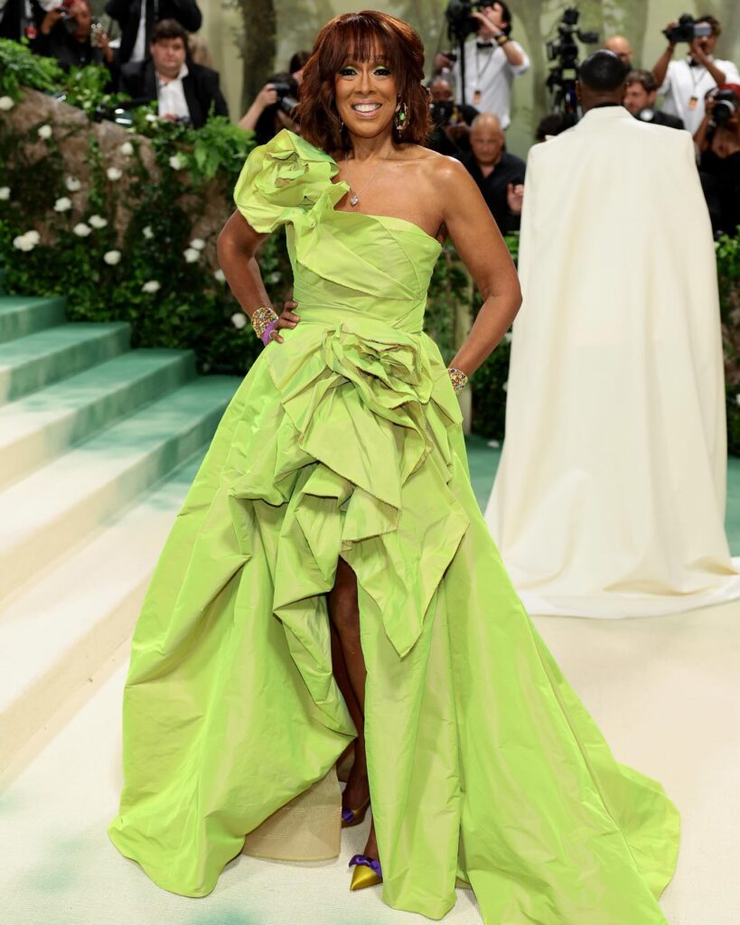 Gayle King Net Worth, Husband, Wiki, Age, Height, Parents, Journalist and Career Gayle King commenced her profession in broadcasting right now after college.