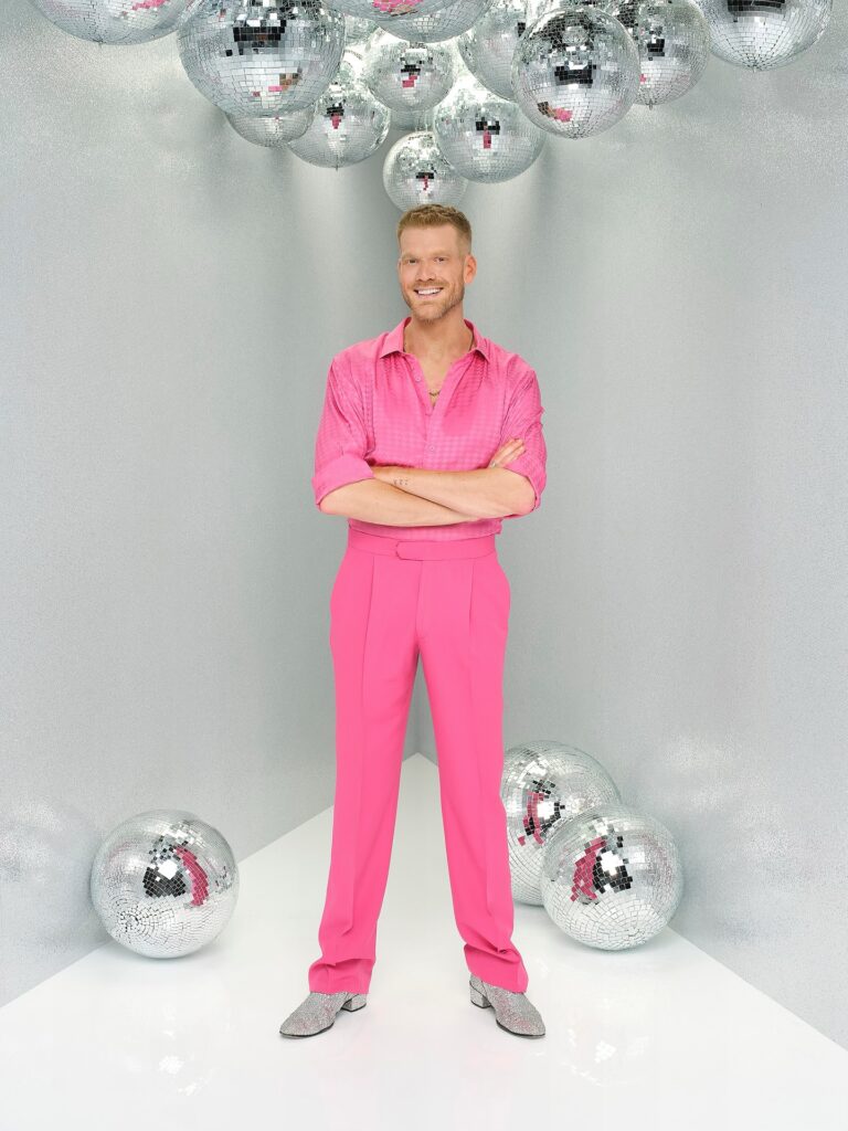 Scott Hoying Net Worth, Wife, Wiki, Age, Height, Parents, Songs and Career In 2011, Hoying realized about auditions for NBC's a cappella opposition sequence "The Sing-Off."
