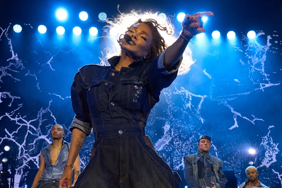 Janet Jackson Net Worth, Husband, Wiki, Age, Height, Parents, Songs and Career Jackson again in 1989 with her most various work, Janet Jackson’s Rhythm Nation 1814, every other collaboration with Jam and Lewis.