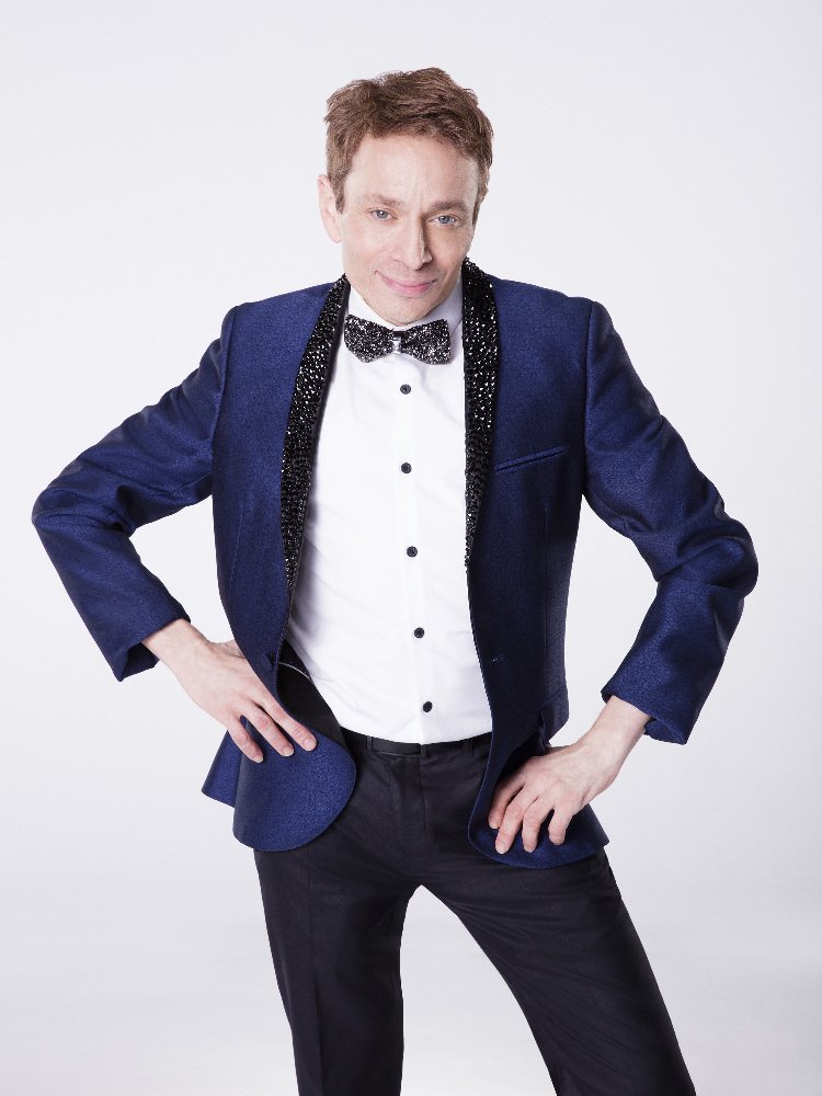 Chris Kattan Net Worth, Wife, Wiki, Age, Height, Parents, Movies, SNL and Career Chris Kattan height is 5 feet 6 inches (1.68 m) and weight is 70 kilograms (154 lbs).
