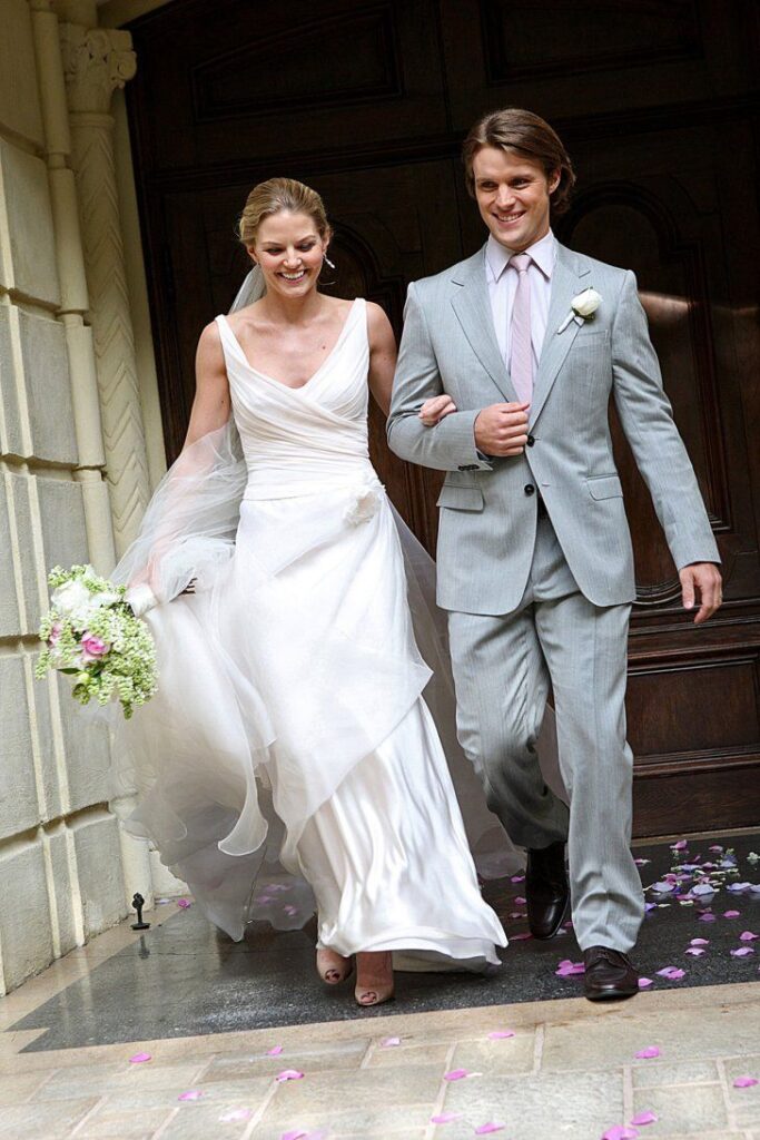 Jennifer Morrison Net Worth, Husband, Wiki, Age, Height, Parents, Movies and Career Jennifer Morrison was once engaged to her House co-star Jesse Spencer in 2006, however the engagement ended in 2007.