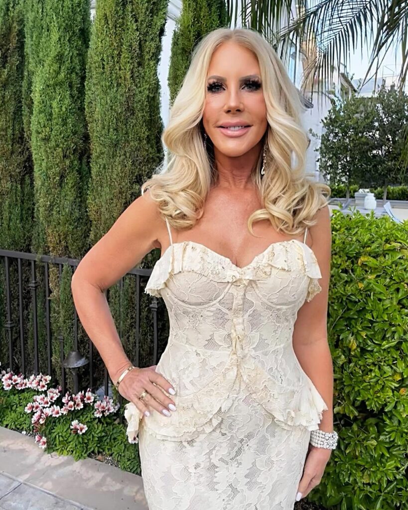 Vicki Gunvalson Net Worth, Husband, Wiki, Age, Height, Parents, TV Personality and Career Vicki Gunvalson is an American TV persona and businesswoman, exceptional acknowledged for her function as an unique forged member of "The Real Housewives of Orange County."