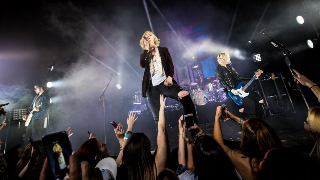 Ross Lynch Net Worth, Wife, Wiki, Age, Height, Parents, Songs and Career Ross Lynch Top 10 Best Songs Ranked