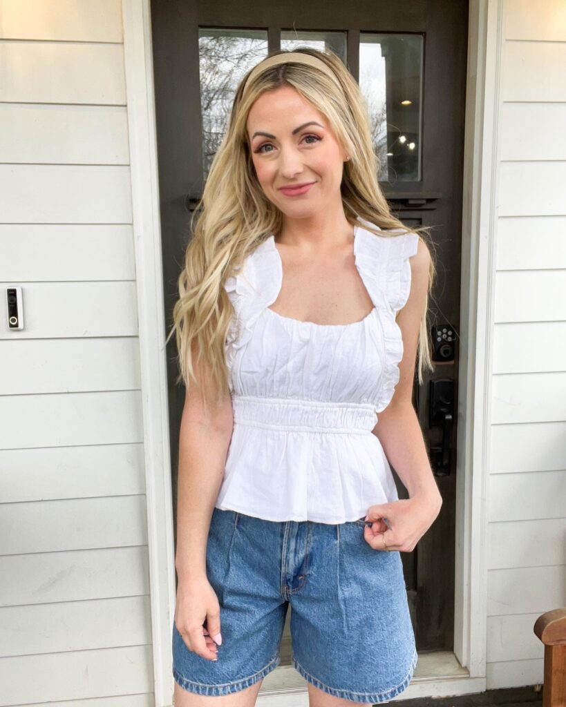 Carly Waddell Age, Net Worth, Husband, Wiki, Height, Parents, TV Personality and Career Carly Waddell from 'Bachelor' chases first love being a usa star Long earlier than she got here on television, singer-songwriter Carly Waddell used to put up cowl songs on her YouTube account.