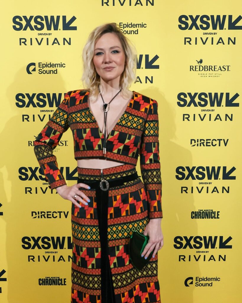 Louisa Krause Net Worth, Husband, Wiki, Age, Height, Parents, Movies and Career Louisa Krause height is 5 feet 6 inches (1.68 m) and weight is 56 kilograms (123 lbs).