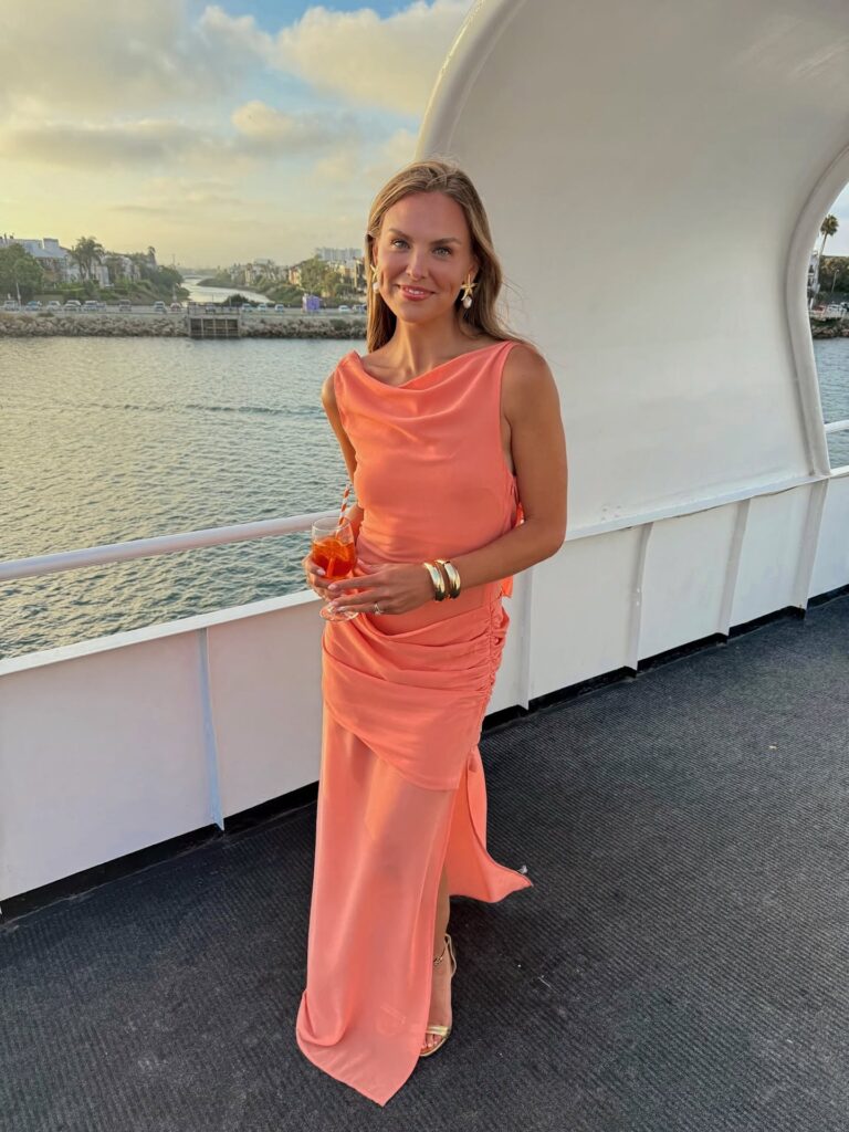 Hannah Brown Net Worth, Husband, Wiki, Age, Height, Parents, Tv Personality and Career Hannah Brown’s profession started out in the world of pageantry, the place she received the title of Miss Alabama USA 2018.