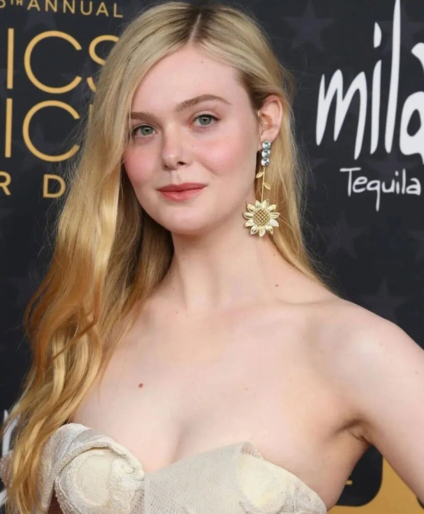 Elle Fanning Net Worth, Husband, Wiki, Age, Height, Parents, Movies and Career Elle Fanning Top 10 Movies and TV Shows
