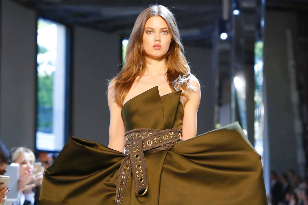 Lindsey Wixson Net Worth, Husband, Wiki, Age, Height, Parents, Modeling and Career Lindsey Wixson Net Worth $6 Million