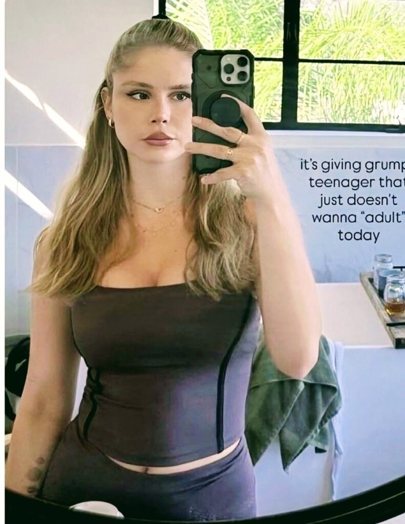 Erin Moriarty Net Worth, Boyfriend, Wiki, Age, Height, Parents, Movies and Career Erin Moriarty height is 5 feet 6 inches and her weight is 52 kilograms. Her body measurements are 37-25-36 inches and bra size is 32DD.