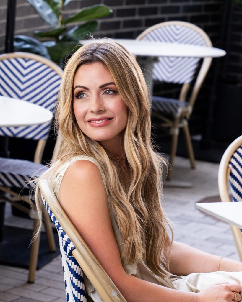 Carly Waddell Age, Net Worth, Husband, Wiki, Height, Parents, TV Personality and Career Carly Waddell profession step forward got here with her participation on "The Bachelor" and "Bachelor in Paradise," the place she received enormous public recognition.