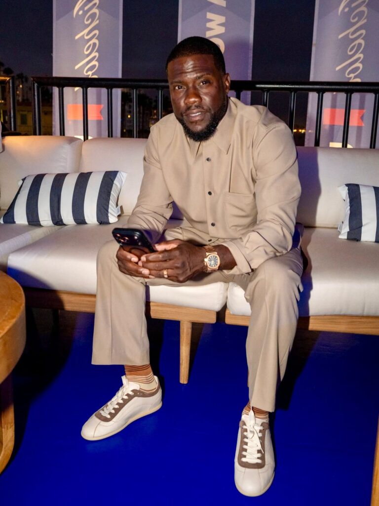 Kevin Hart Net Worth, Wife, Wiki, Age, Height, Parents, Movies and Career Kevin Hart started out performing stand-up in Philadelphia underneath the stage identify Lil Kev, in the beginning dealing with rejection and even being booed off stage.
