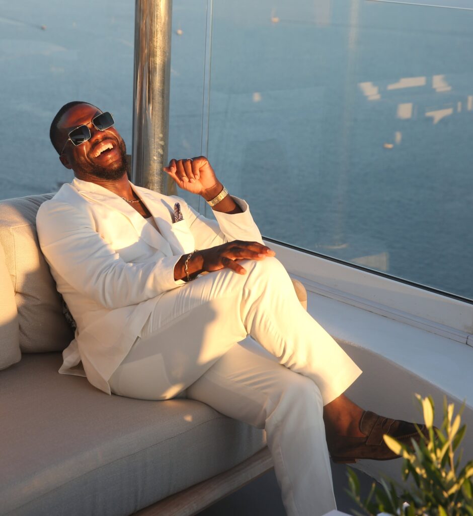 Kevin Hart Net Worth, Wife, Wiki, Age, Height, Parents, Movies and Career Kevin Hart profession step forward got here with his position on the TV collection "Undeclared" in 2001, which led to his first stand-up comedy opposition win.