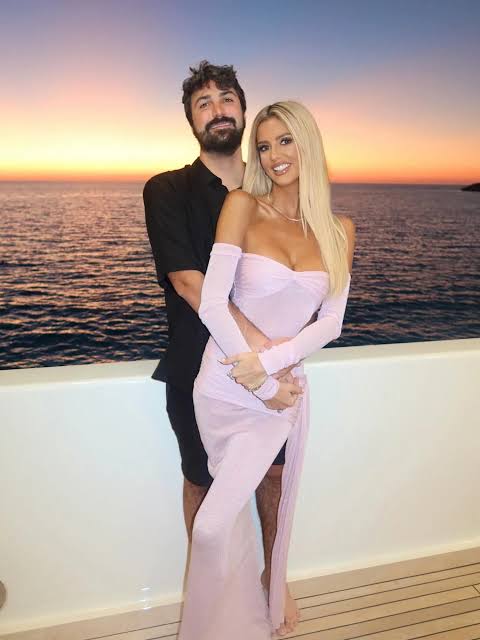 Emma Hernan Net Worth, Husband, Wiki, Age, Height, Parents, TV Personality and Career Emma Hernan is reportedly in a relationship with actual property developer Blake Davis.