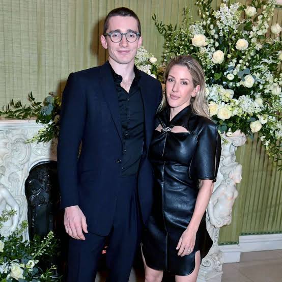 Ellie Goulding Age, Net Worth, Husband, Wiki, Height, Parents, Songs and Career Ellie Goulding married Caspar Jopling in 2019 and they divorced in 2023. She has a son, Arthur Ever Winter Jopling, born in April 2021.