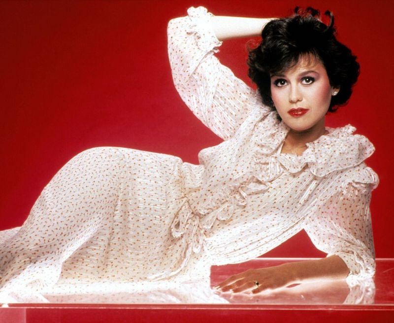 Marie Osmond Net Worth, Husband, Wiki, Age, Height, Parents, Songs and Career Marie Osmond height is 5 feet 5 inches (1.65 m) and weight is 54 kilograms (119 lbs).