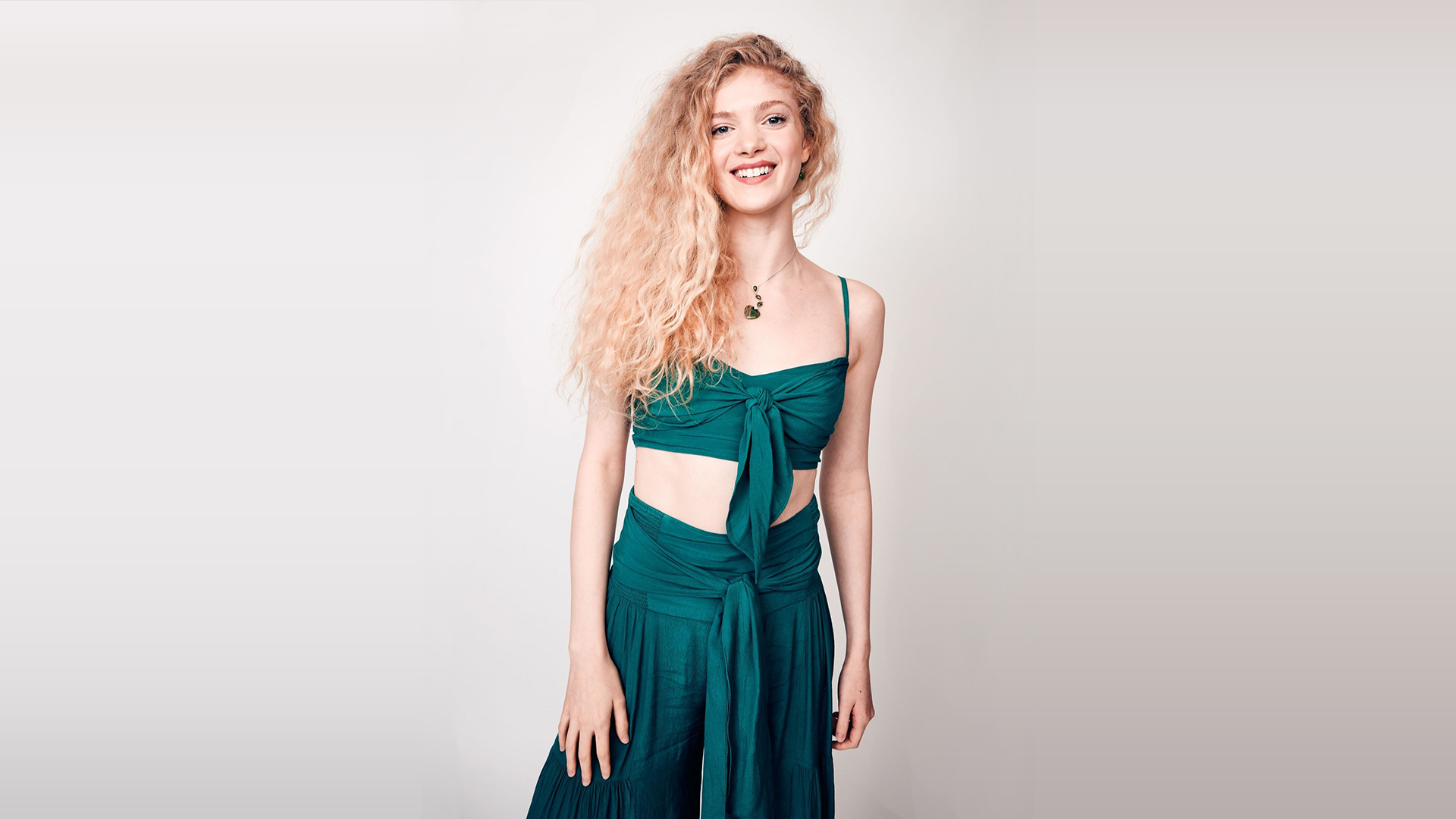 Elena Kampouris Net Worth, Husband, Wiki, Age, Height, Parents, Movies and Career Elena Kampouris Net Worth $3 Million