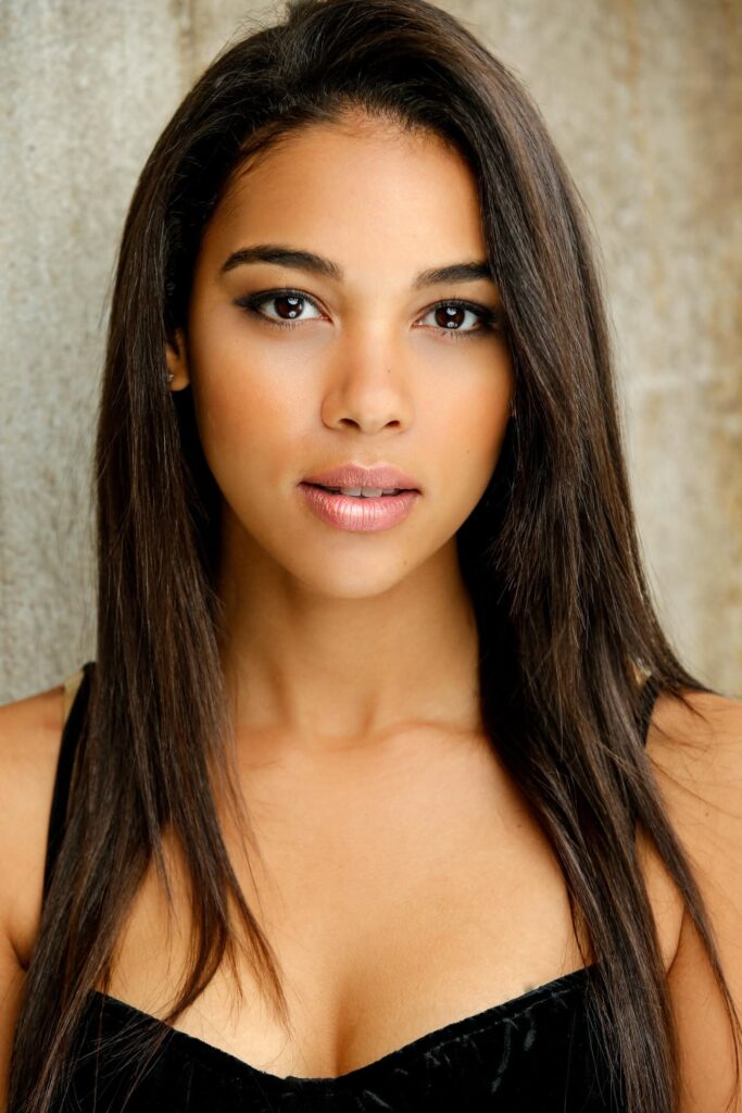 Alexandra Shipp Net Worth, Husband, Wiki, Age, Height, Parents, Movies and Career Alexandra Shipp height is 5 feet 6 inches (1.68 m) and weight is 53 kilograms (117 lbs).
