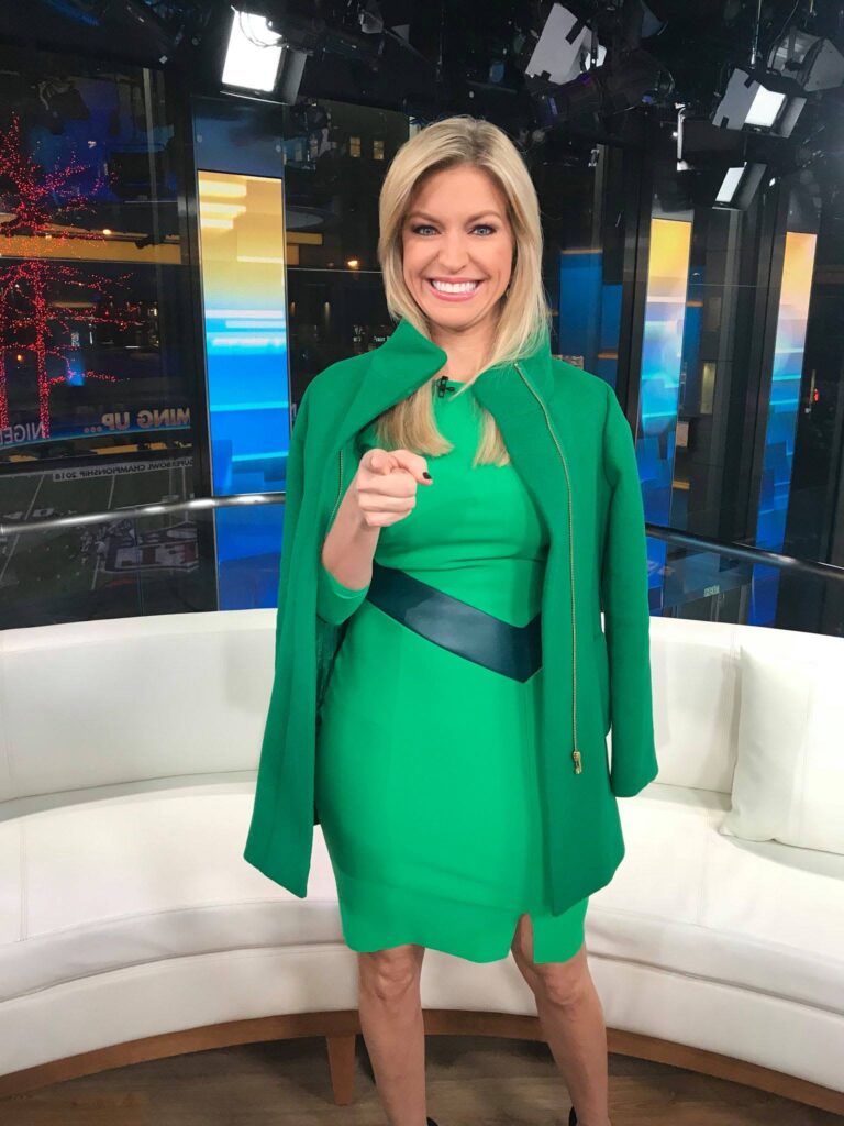 Ainsley Earhardt height is 5 feet 8 inches (1.83 m) and weight is 53 kilograms (117 lbs).