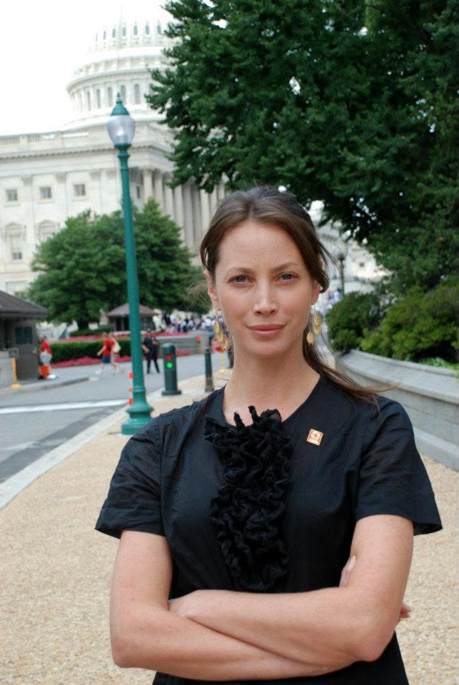 Christy Turlington Net Worth, Husband, Wiki, Age, Height, Parents, Modeling and Career Christy Turlington height is 5 feet 10 inches (1.78 m) and weight is 56 kilograms (123.5 lbs).