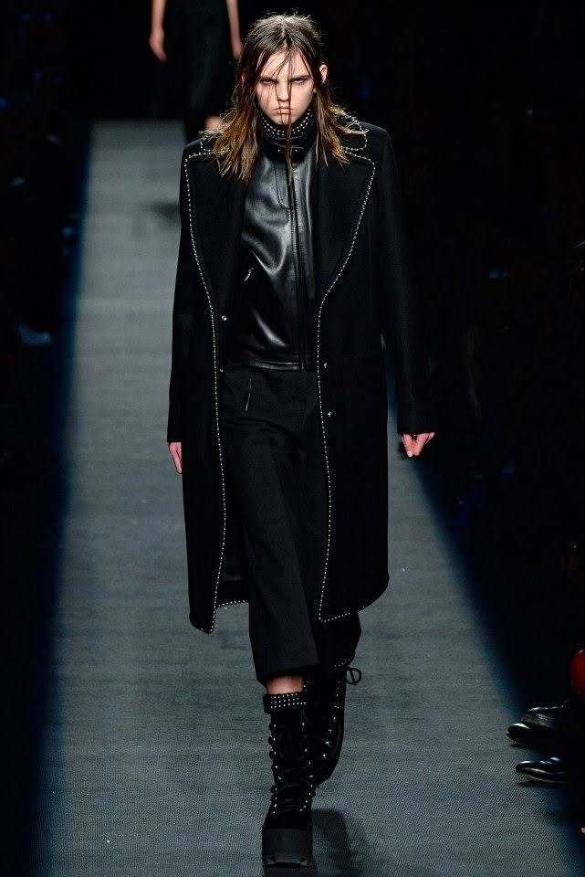 Molly Bair Net Worth, Husband, Wiki, Age, Height, Parents, Modeling and Career Molly Bair used to be scouted at a flea market in New York by way of an agent from The Society Management, the New York division of Elite, which launched her modeling career.