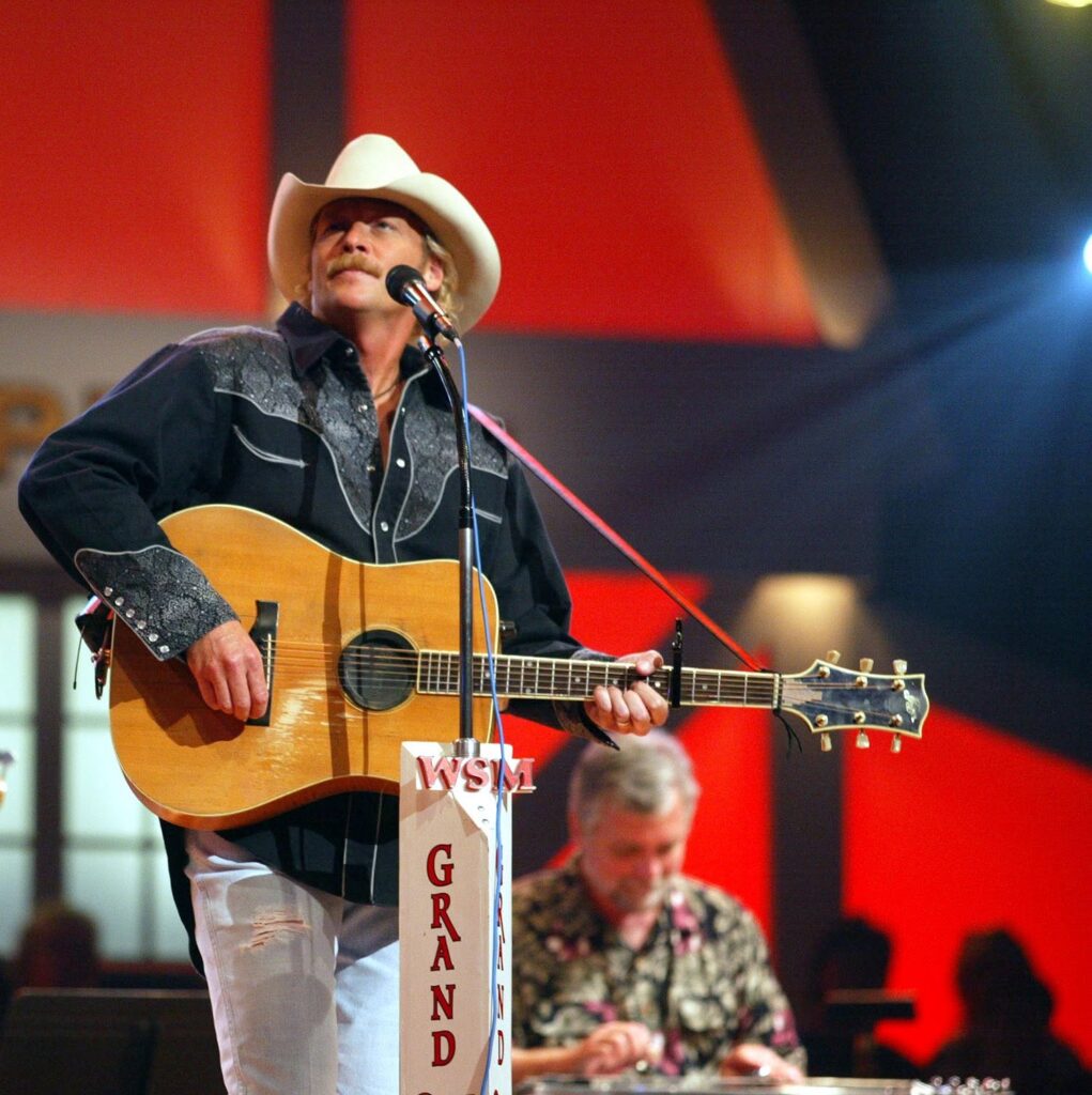 Alan Jackson height is 6 feet 4 inches (1.93 m) and weight is 89 kilograms (195 lbs). 