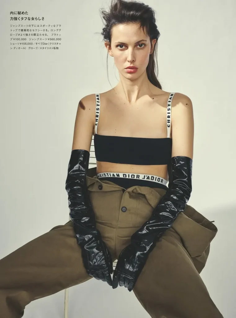 Ruby Aldridge trend profession commenced in 2005 when her sister, Lily Aldridge, delivered her to the trend world. 