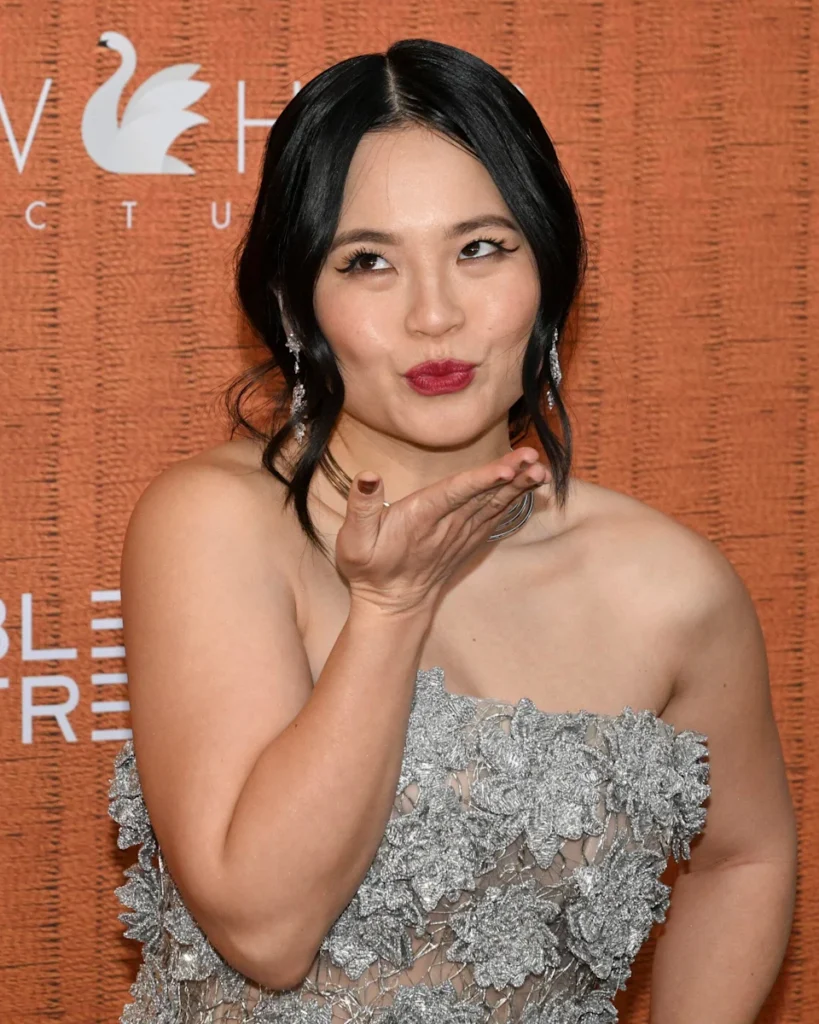 Kelly Marie Tran early profession was marked by means of small roles in tv and format comedy. 
