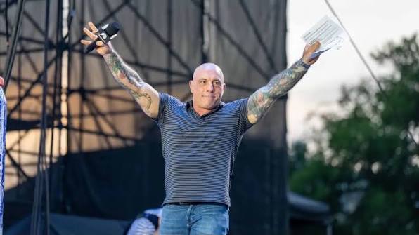 Joe Rogan Net Worth, Wife, Wiki, Age, Height, Parents, Comedian and Career Joe Rogan as a sports activities commentator happened in 1997 when he started out working for the UFC as an interviewer and colour commentator.