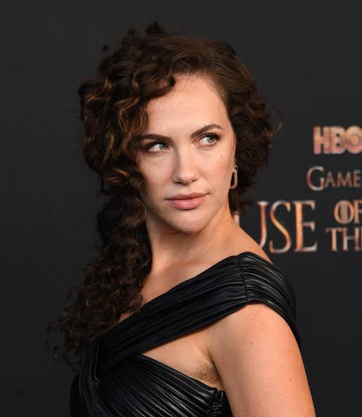 Kate Siegel Net Worth, Husband, Wiki, Age, Height, Parents, Movies and Career Kate Siegel Net Worth $2 to $4 Million
