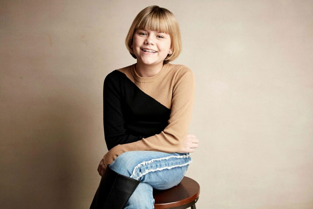 Lia McHugh Net Worth, Husband, Wiki, Age, Height, Parents, Movies and Career Lia McHugh height is 5 feet 2 inches (1.57 m) and weight is 52 kilograms (115 lbs).