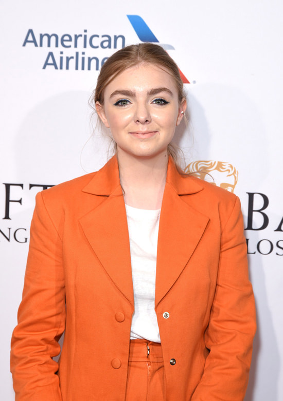 Elsie Fisher Net Worth, Husband, Wiki, Age, Height, Parents, Movies and Career Elsie Fisher height is 5 feet 2 inches (1.57 m) and weight is 49 kilograms (108 lbs).