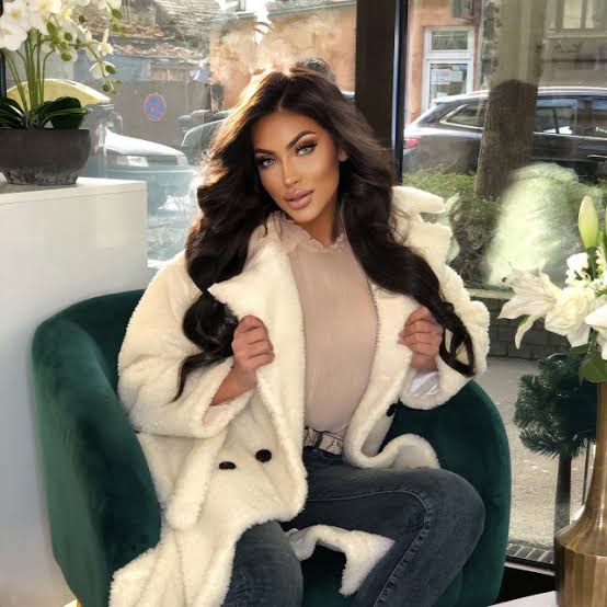 Hana Rodić Net Worth, Husband, Wiki, Age, Height, Parents, Modeling and Career Hana Rodić commenced her profession in 2018 as a contestant on the first season of Gospodin Savršeni, Croatia’s model of The Bachelor, the place she competed for the coronary heart of Goran Jurenec.